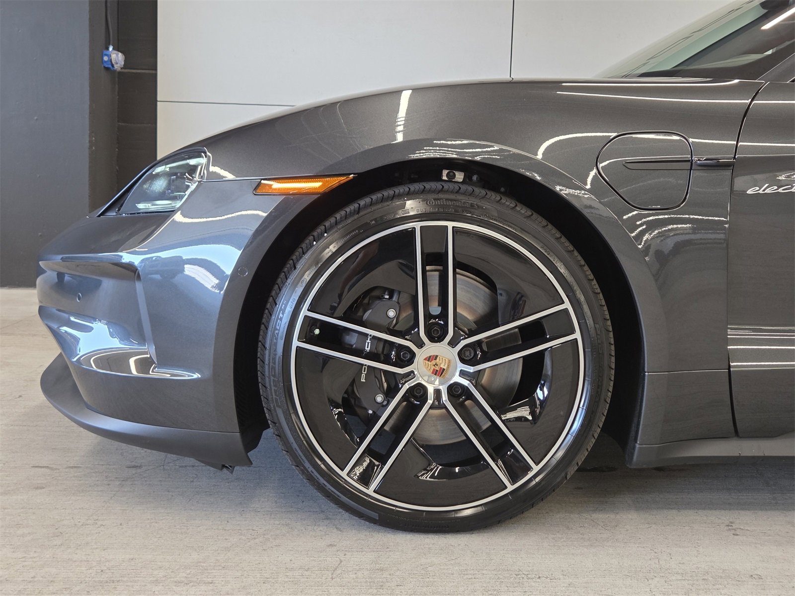 New 2026 Porsche Taycan image 9