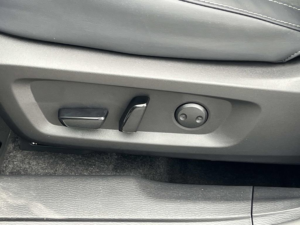 New 2026 Mitsubishi Outlander SE image 11