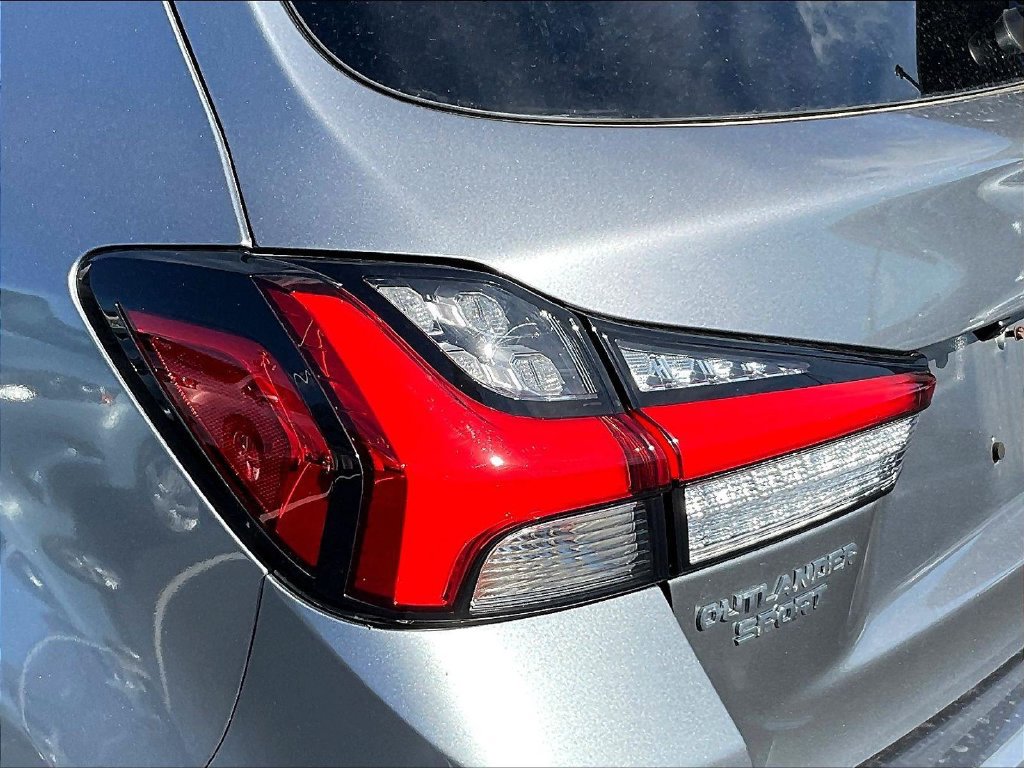 Used 2022 Mitsubishi Outlander Sport LE FWD image 22