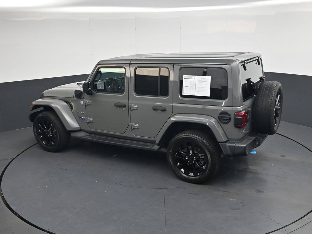 Used 2022 Jeep Wrangler Unlimited Sahara AWD/4WD image 29