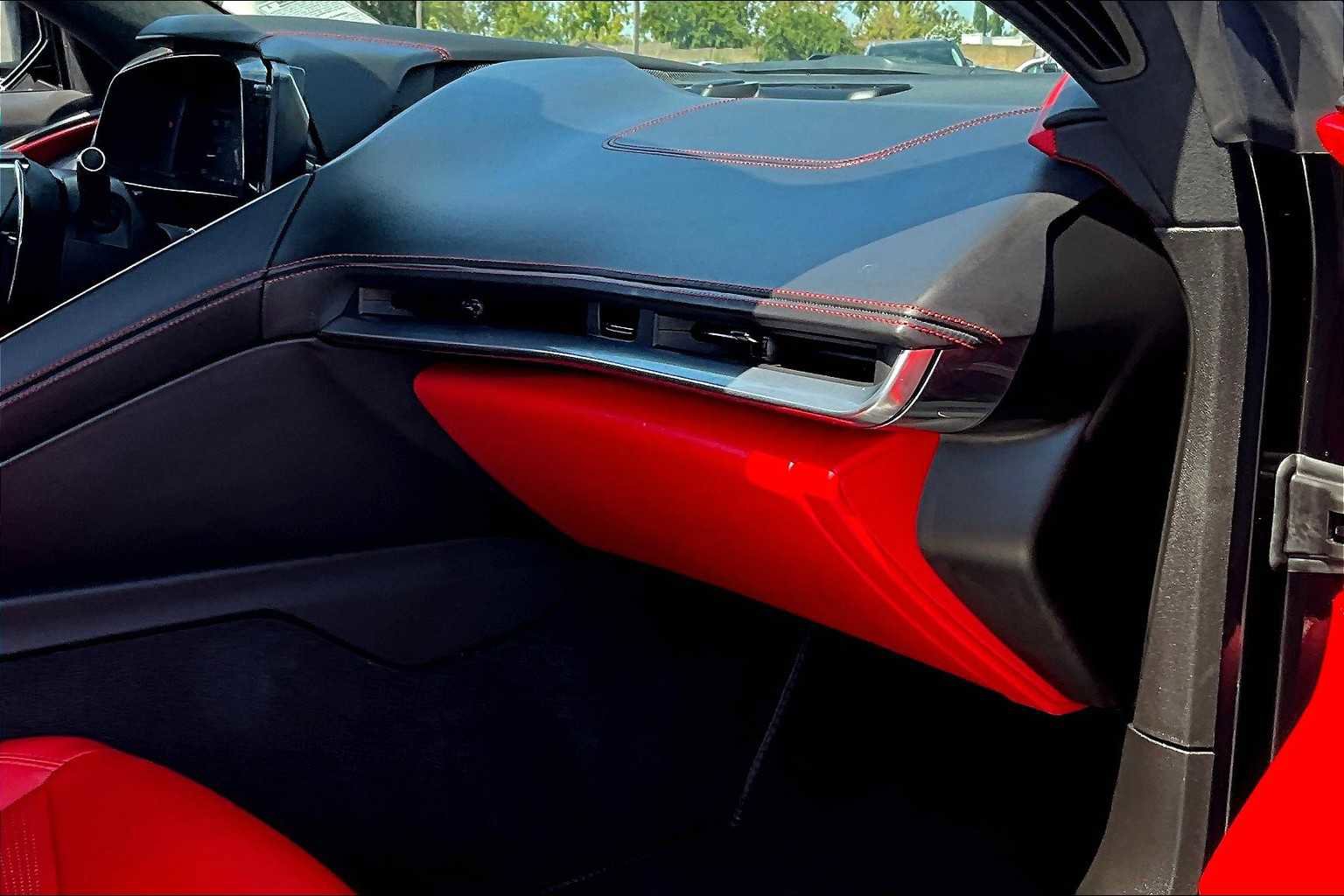 Used 2023 Chevrolet Corvette Stingray Premium Cpe w/ Z51 Performance Package image 18