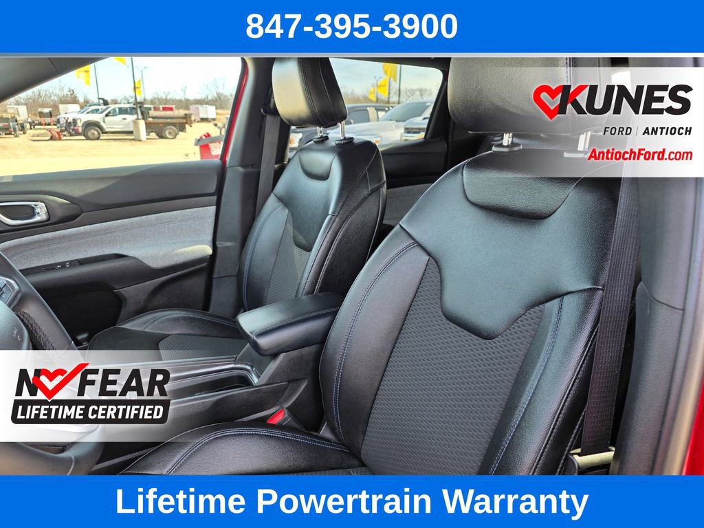 Used 2025 Jeep Compass Latitude image 18