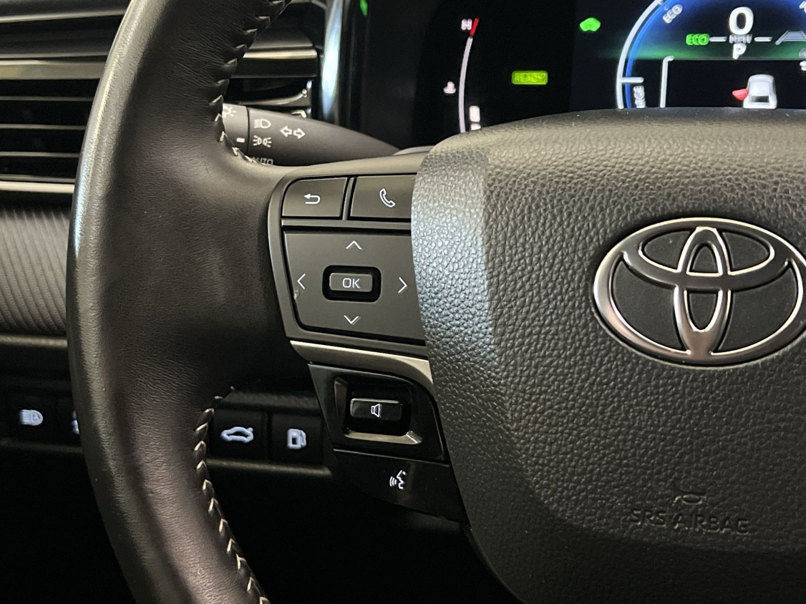 Used 2025 Toyota Camry SE FWD image 33