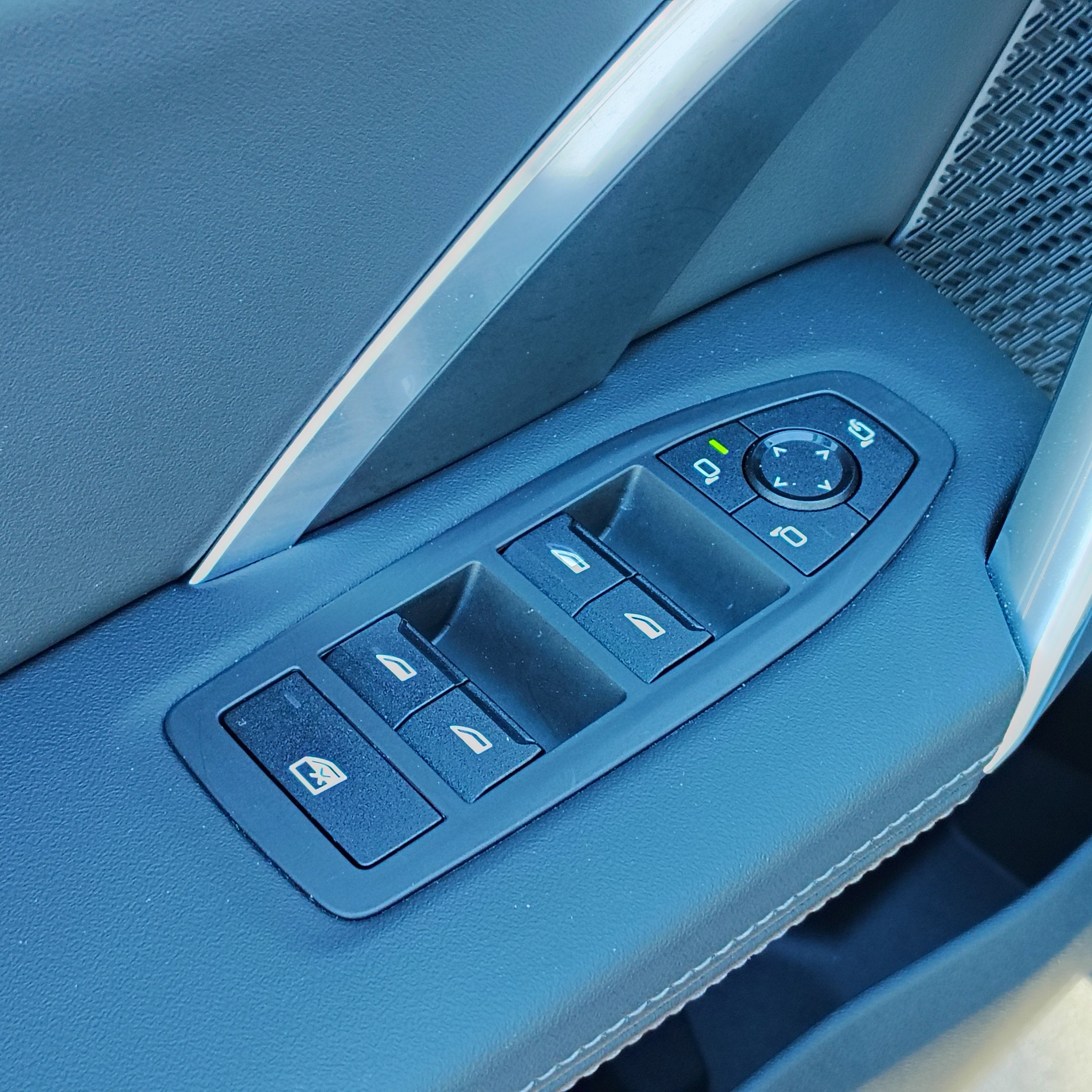 Used 2025 BMW X1 xDrive28i w/ Convenience Package image 21