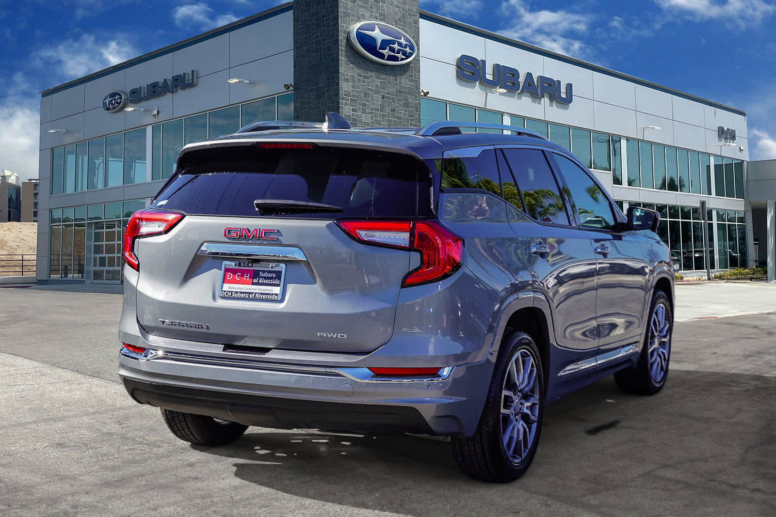 Used 2024 GMC Terrain Denali image 4