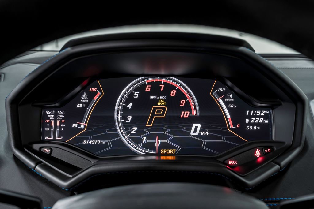Used 2022 Lamborghini Huracan EVO RWD image 16