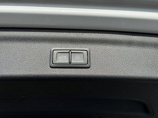 Certified 2025 Audi Q3 2.0T Premium Plus w/ Premium Plus Package image 20