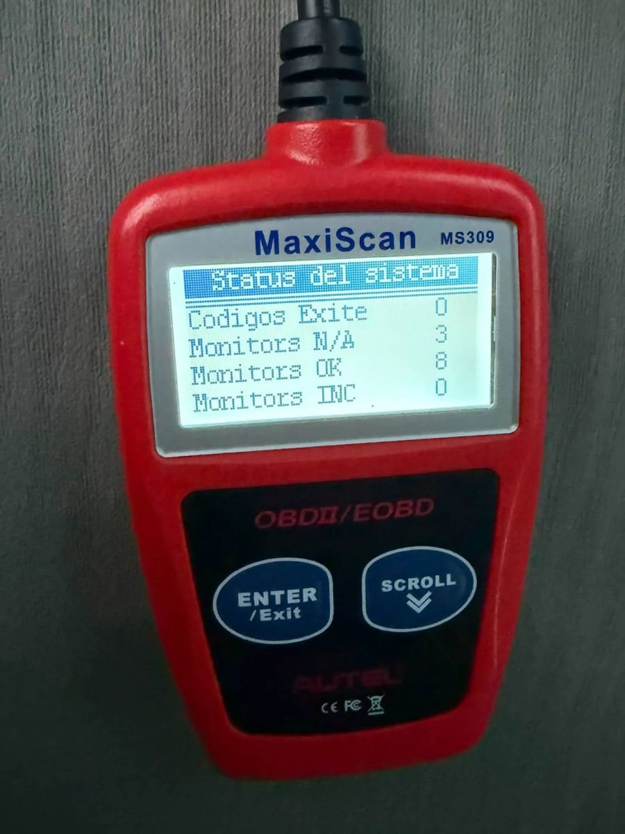 Used 2010 Toyota Corolla LE image 12