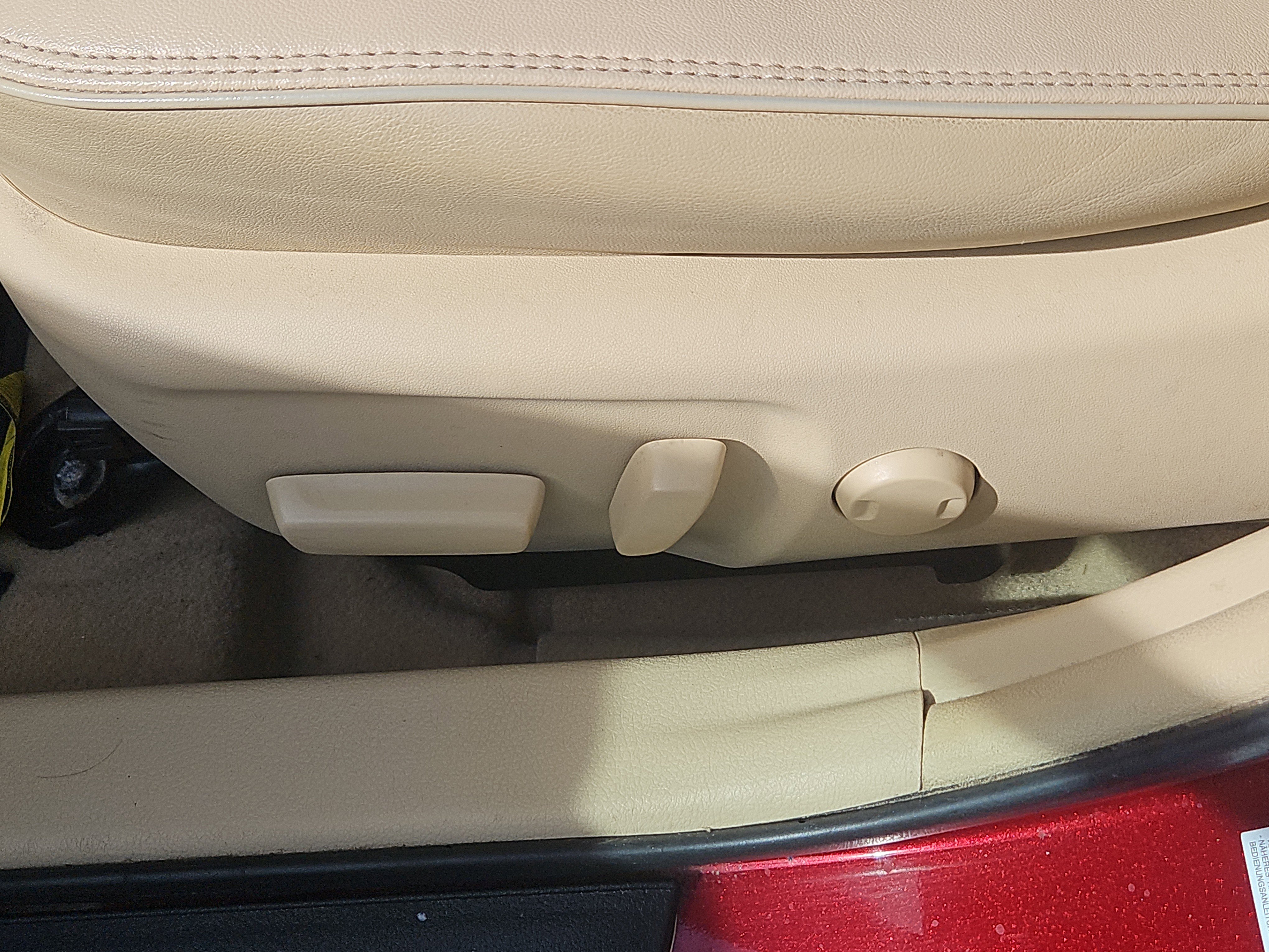 Used 2017 Toyota Camry XLE w/ Moonroof Package FWD image 13