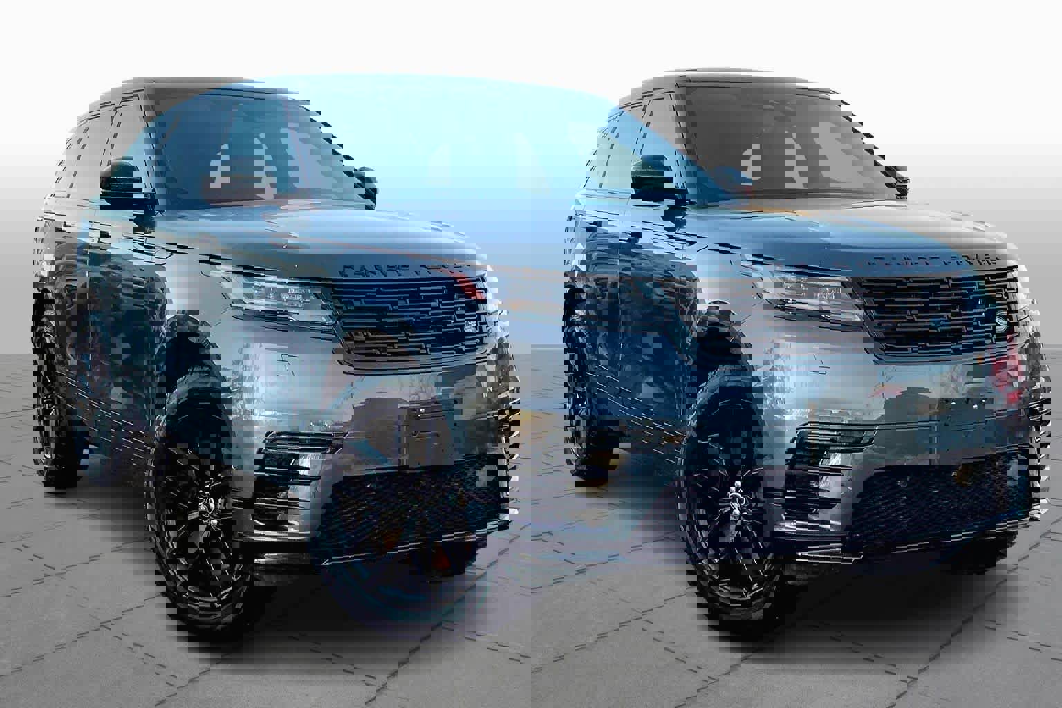 Certified 2026 Land Rover Range Rover Velar Dynamic SE image 3