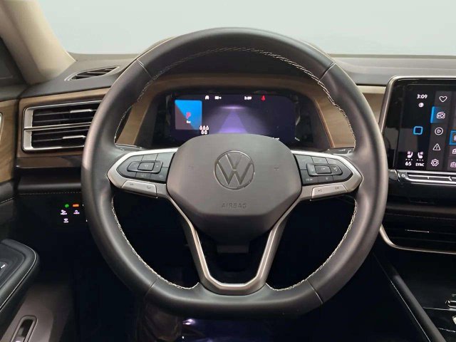 Used 2026 Volkswagen Atlas SE FWD image 12