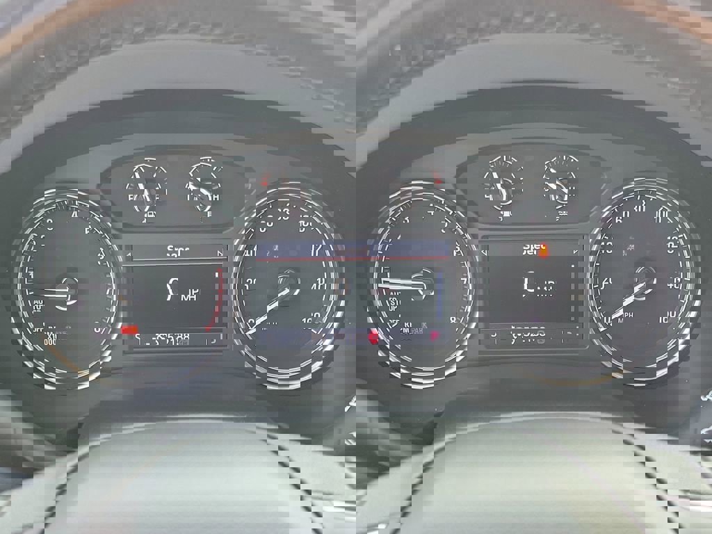 Used 2021 Buick Enclave Essence image 24