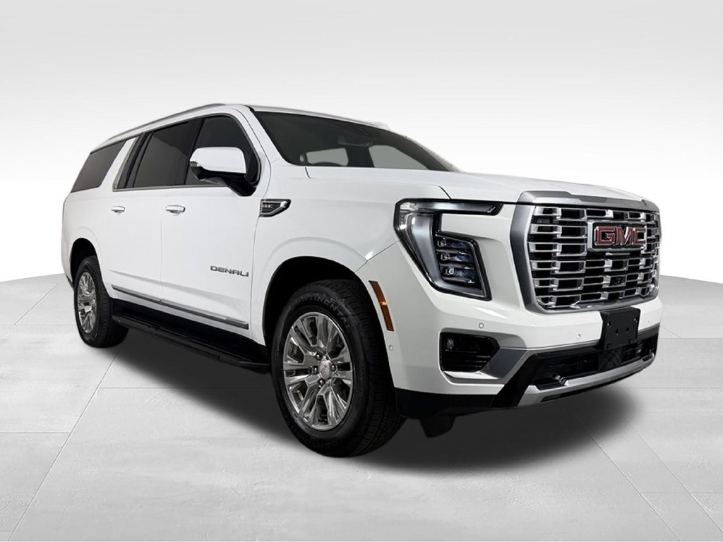 Used 2025 GMC Yukon XL Denali AWD/4WD image 4