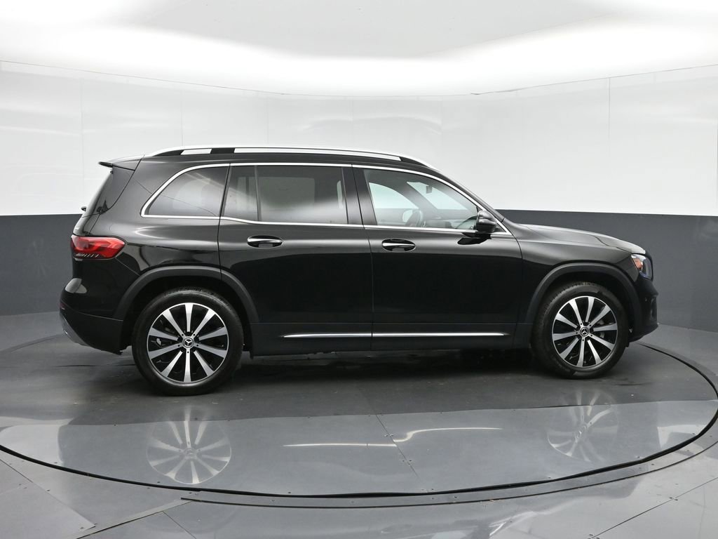 Used 2021 Mercedes-Benz GLB 250 4MATIC w/ Premium Package image 8