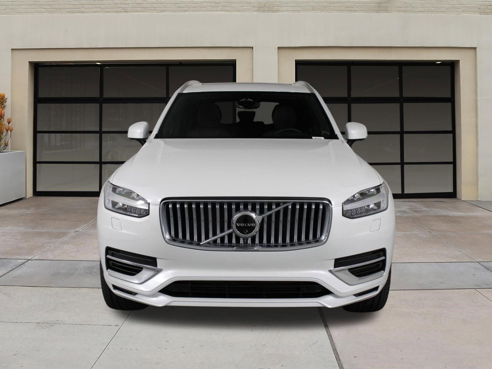 Certified 2024 Volvo XC90 T8 Plus AWD/4WD image 6