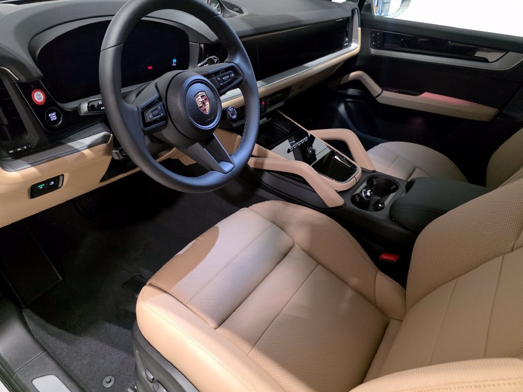 New 2026 Porsche Cayenne AWD/4WD image 4