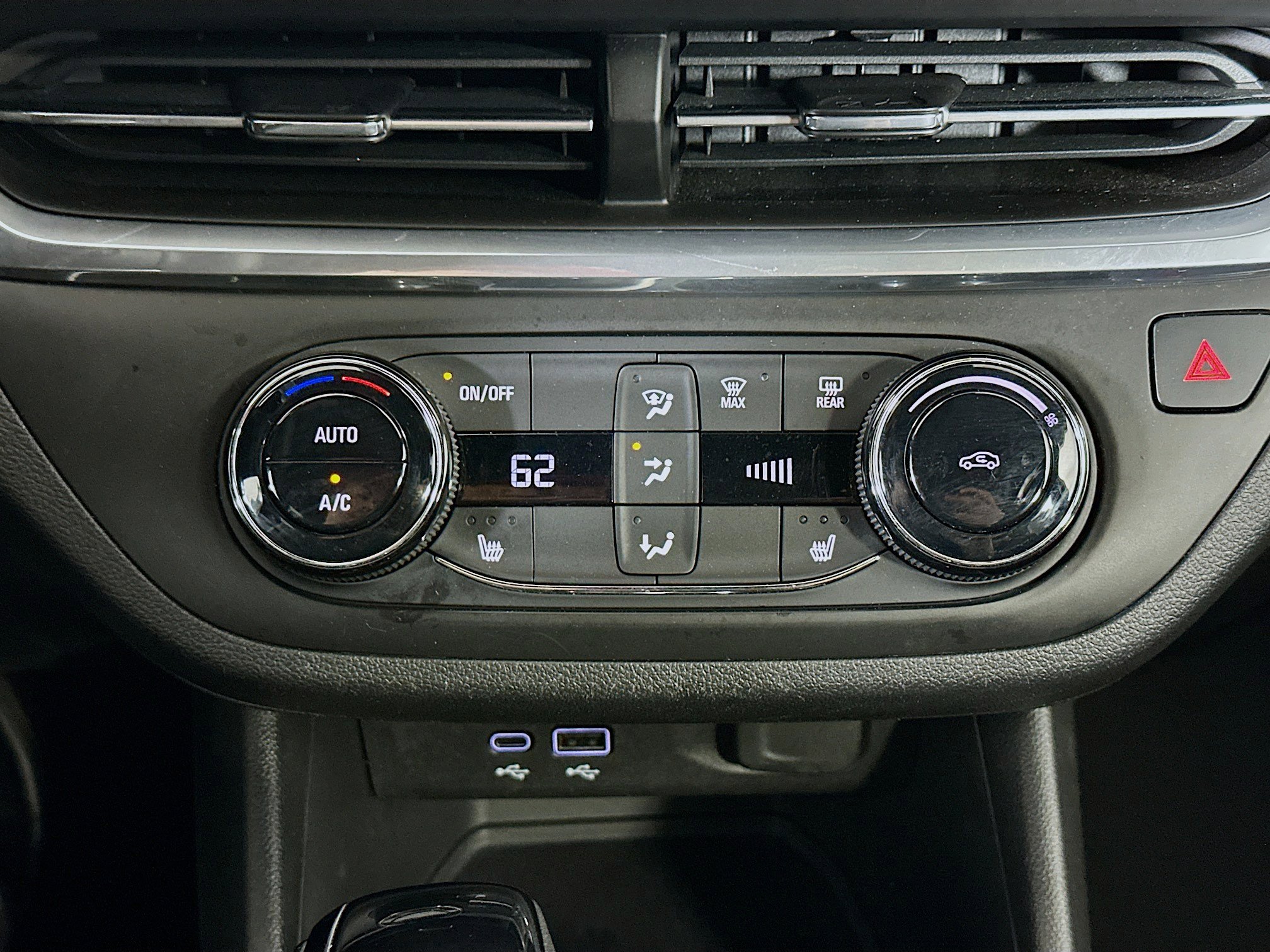 Used 2024 Buick Envista Preferred w/ Convenience I Package image 22