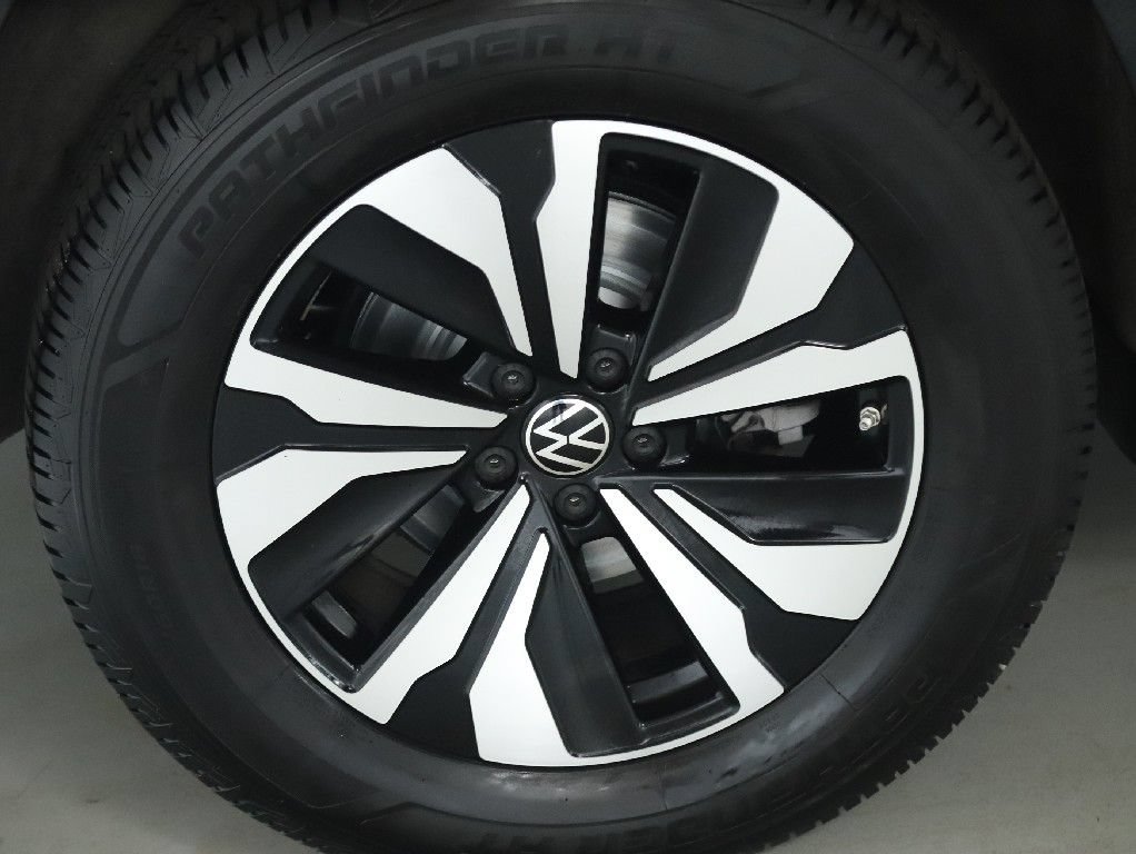 Used 2024 Volkswagen Atlas SE AWD/4WD image 12