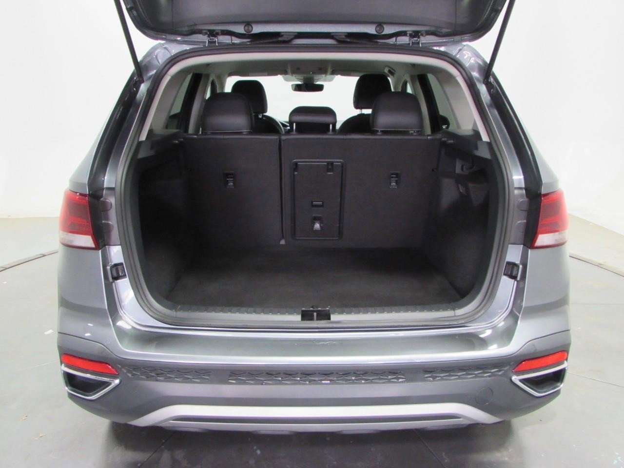 Used 2024 Volkswagen Taos SE AWD/4WD image 11
