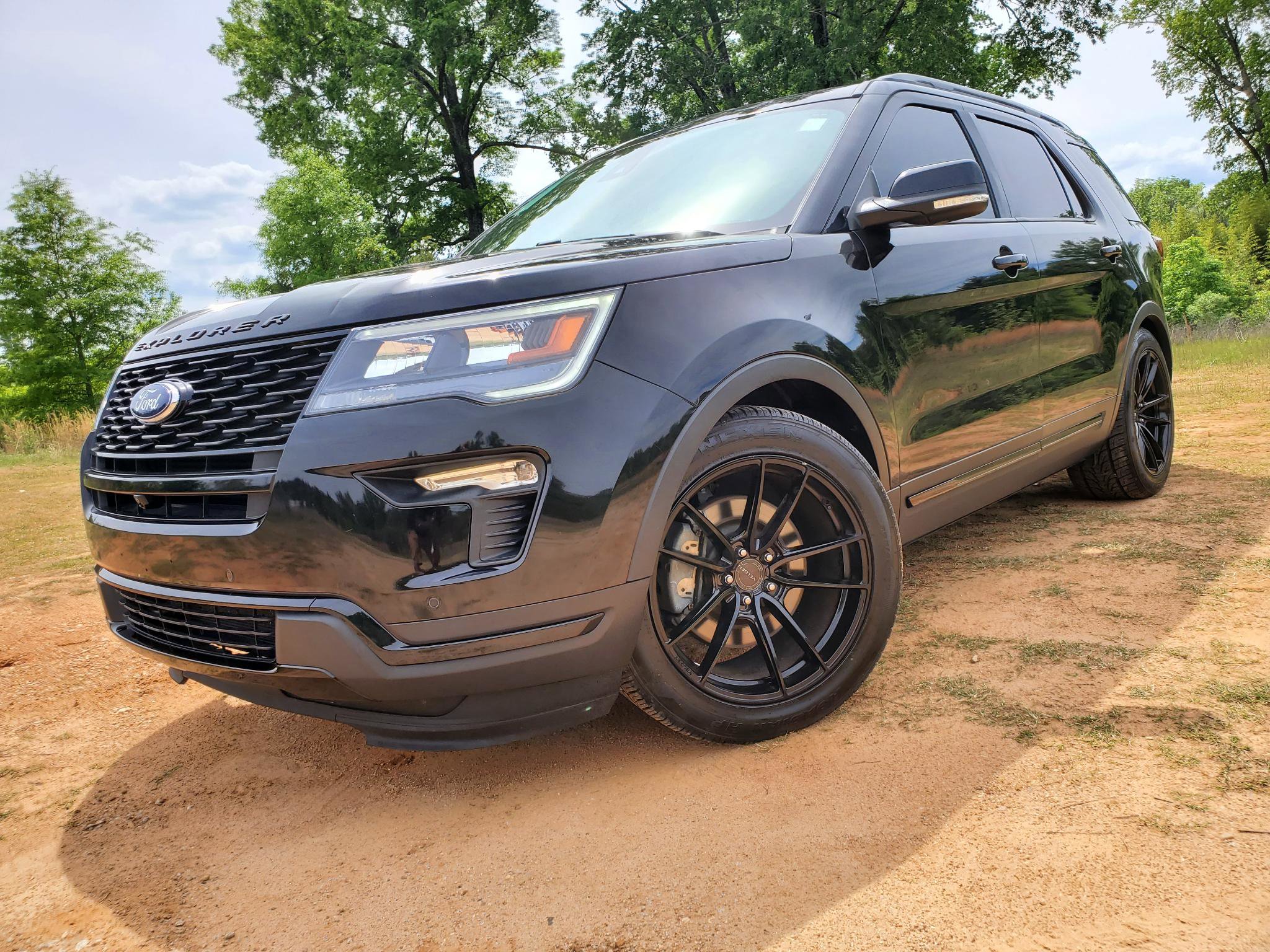 Used 2019 Ford Explorer Sport w/ Equipment Group 401A image 2