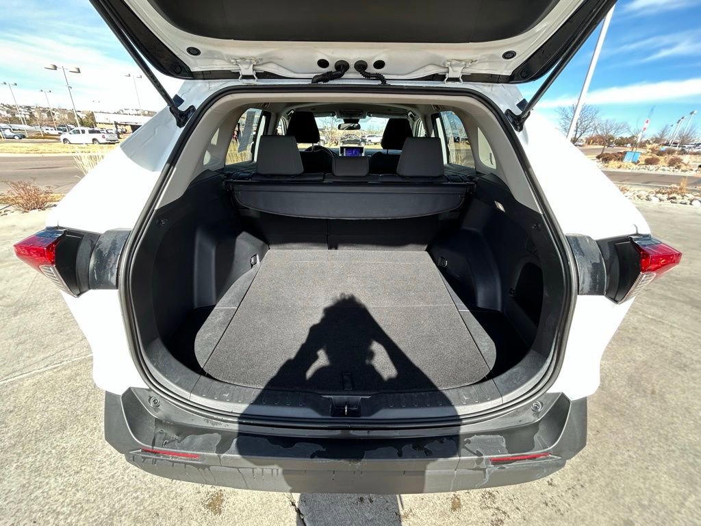 Used 2025 Toyota RAV4 XLE image 29