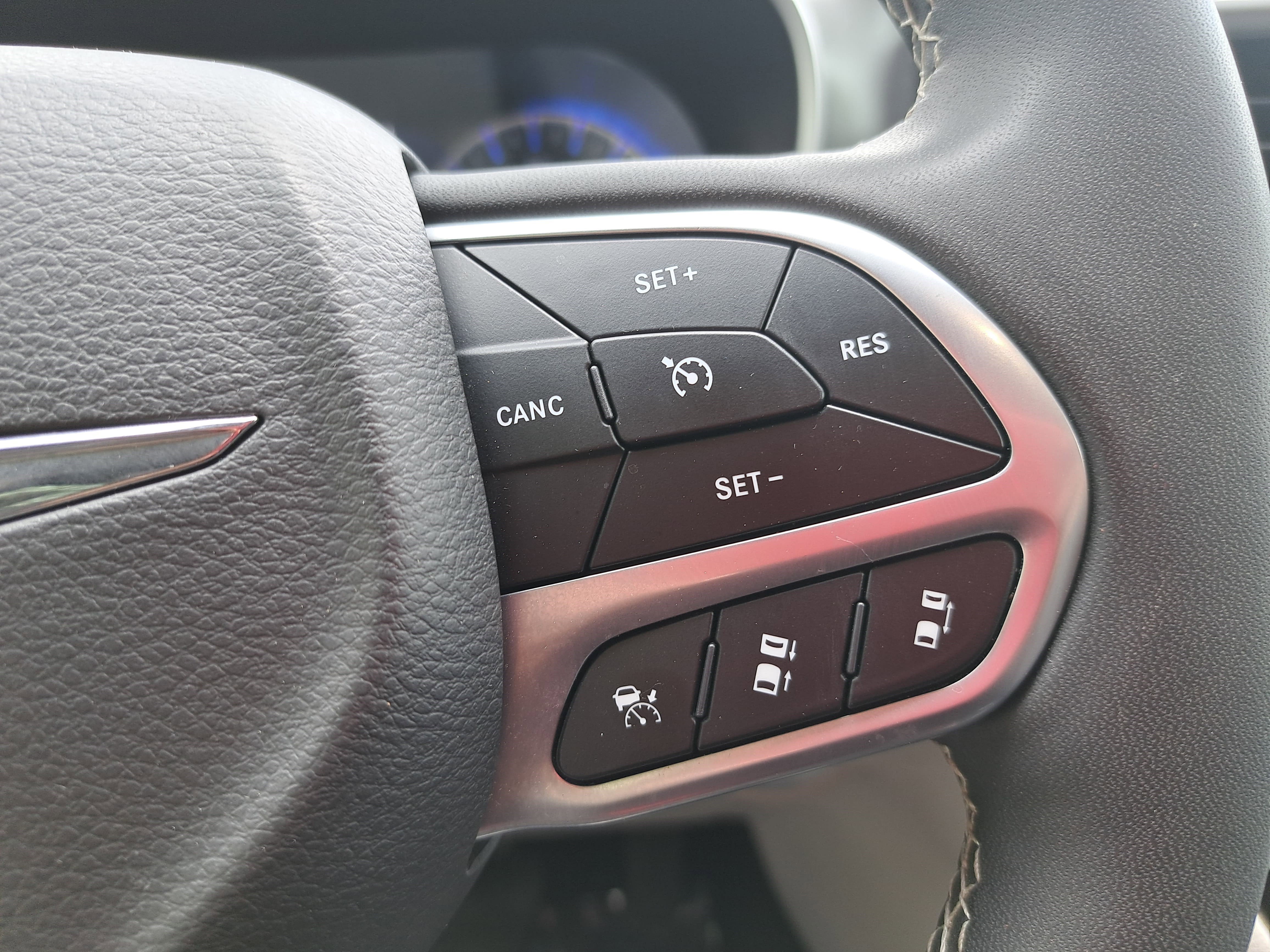 Used 2024 Chrysler Pacifica Touring-L FWD image 20