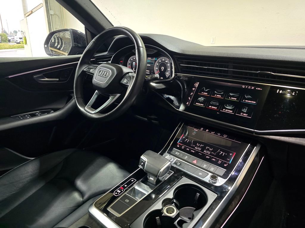 Used 2020 Audi Q8 Premium Plus w/ Premium Plus Package image 31
