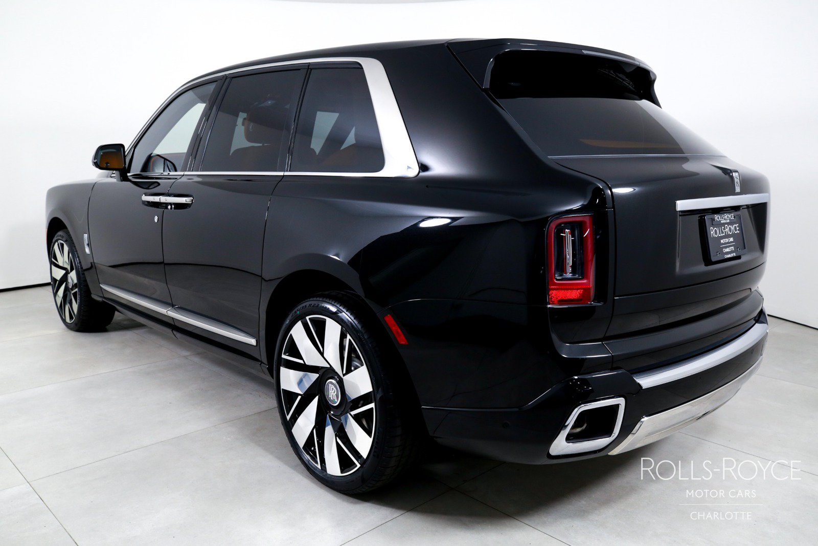 New 2026 Rolls-Royce Cullinan AWD/4WD image 8