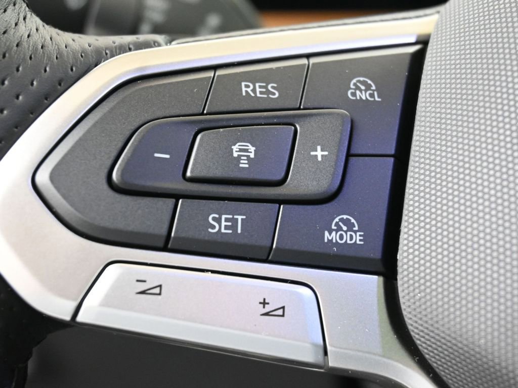 New 2026 Volkswagen Tiguan SEL R-Line image 25