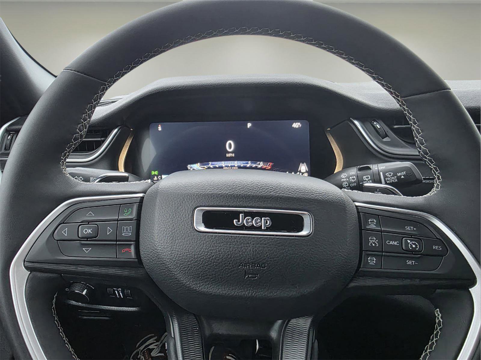 Used 2024 Jeep Grand Cherokee Altitude image 12