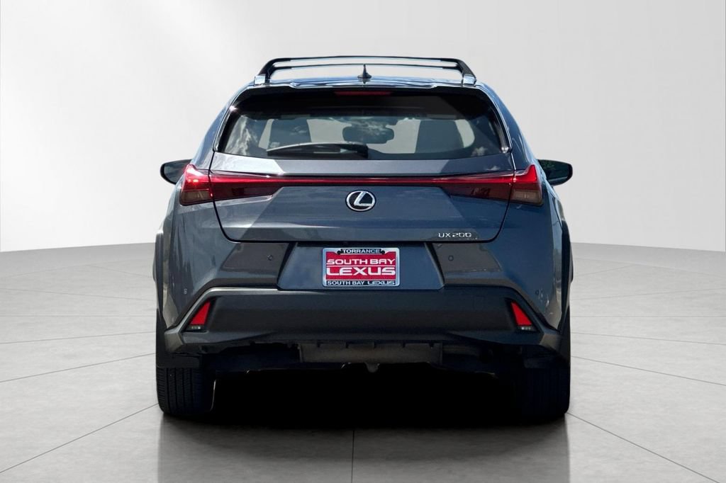 Used 2022 Lexus UX 200 FWD image 5