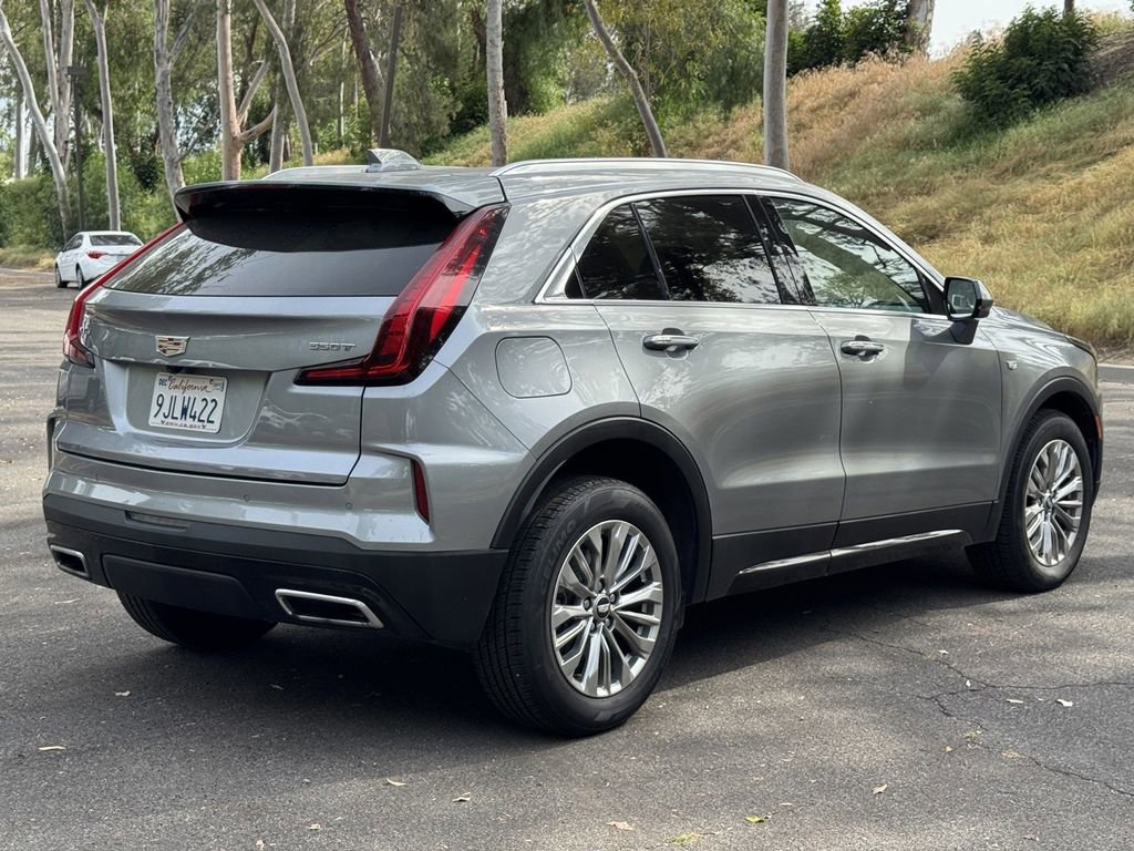Used 2024 Cadillac XT4 Premium Luxury image 6