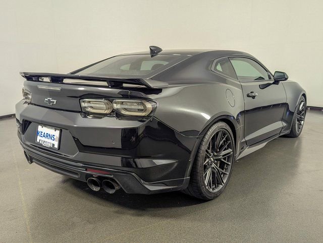 Used 2019 Chevrolet Camaro ZL1 RWD image 9