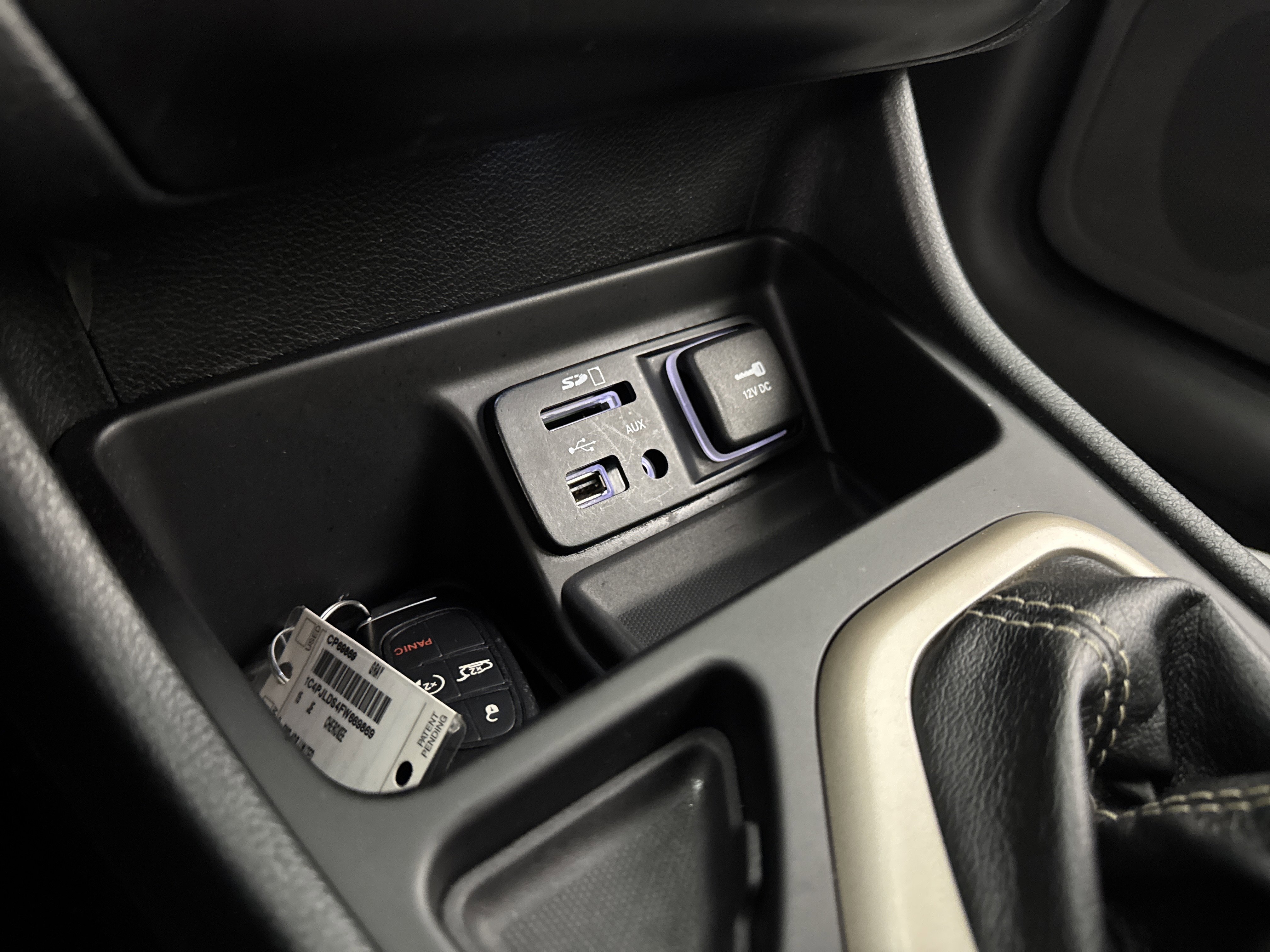 Used 2015 Jeep Cherokee Limited w/ Luxury Group image 33