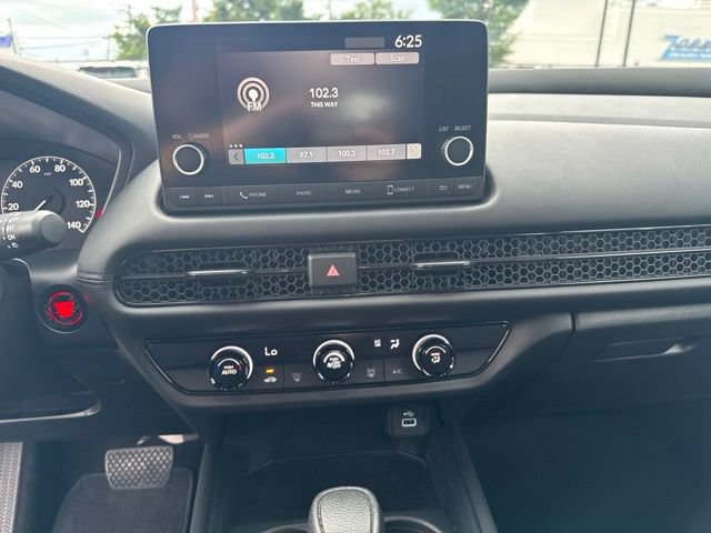 Used 2023 Honda HR-V LX image 16