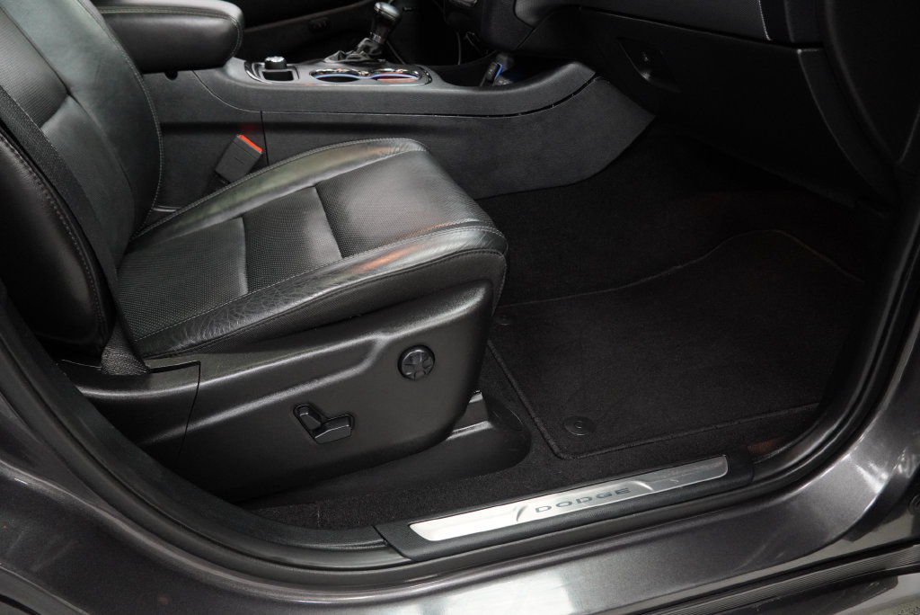 Used 2020 Dodge Durango R/T w/ Blacktop Package AWD/4WD image 34