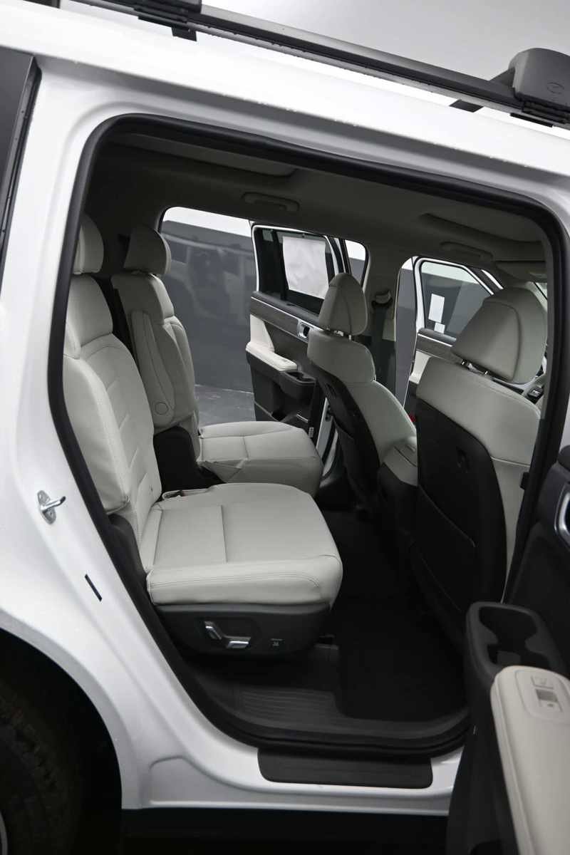 New 2026 Hyundai Santa Fe Limited AWD/4WD image 14