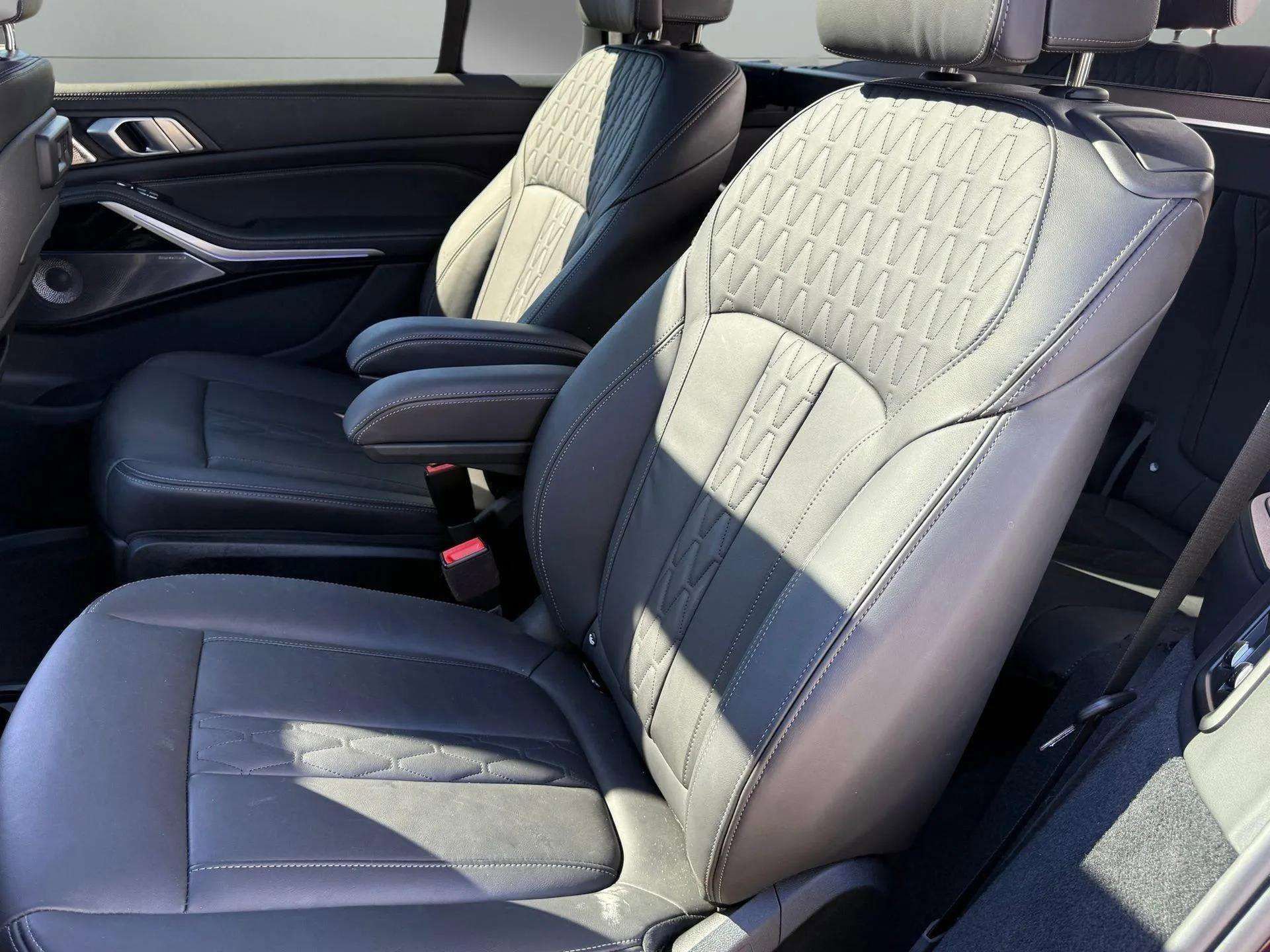 Used 2022 BMW X7 M50i image 18