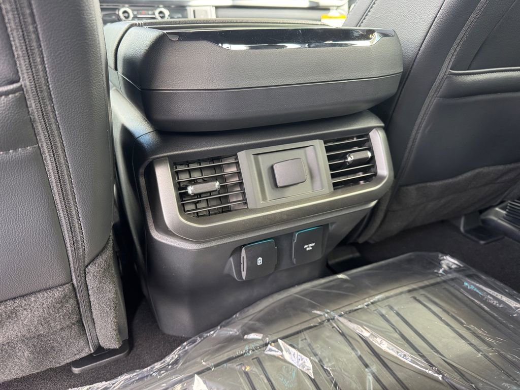 New 2025 Ford F150 Lariat w/ Equipment Group 501A Mid image 24
