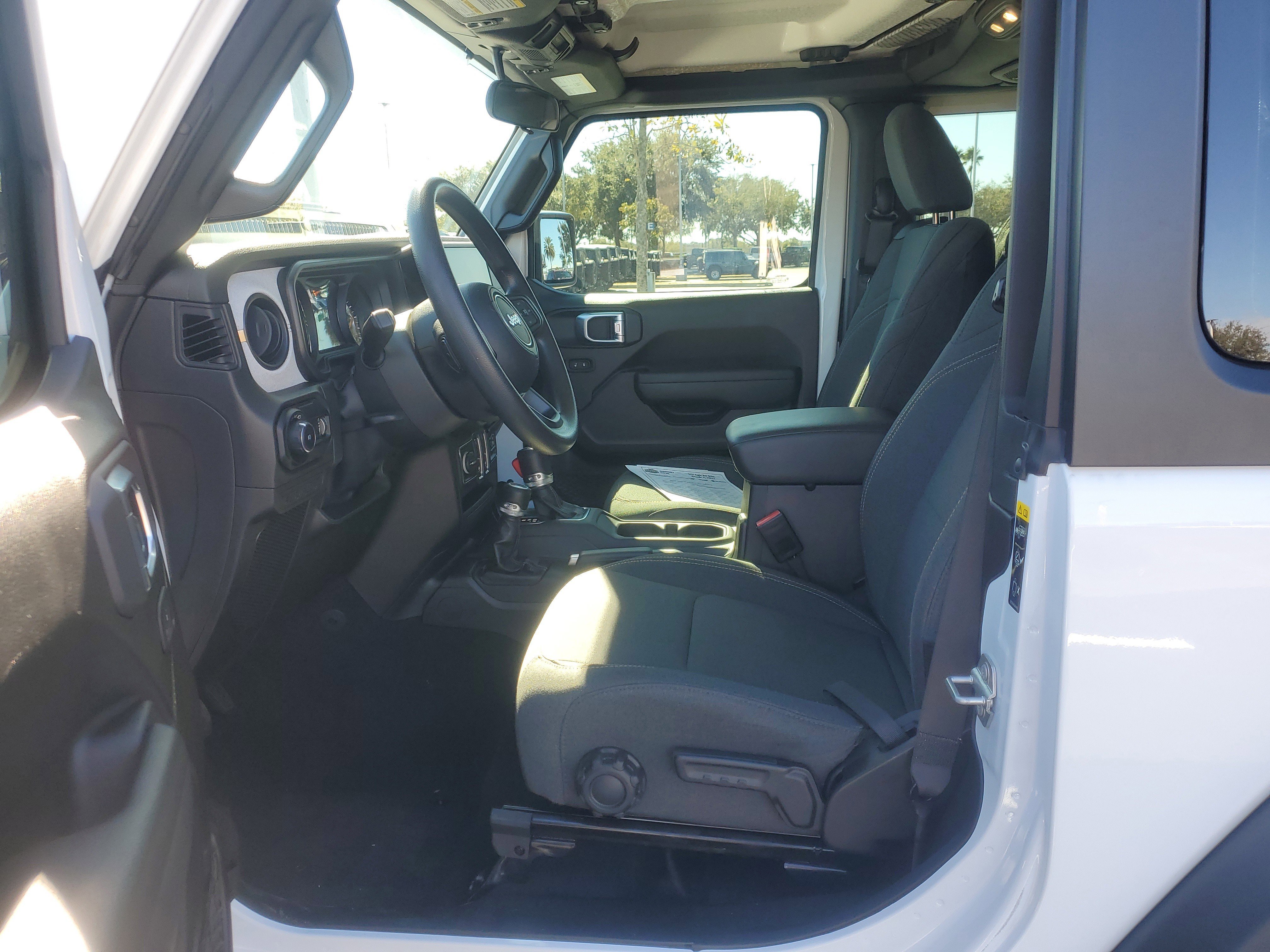 Used 2025 Jeep Wrangler Sport image 9