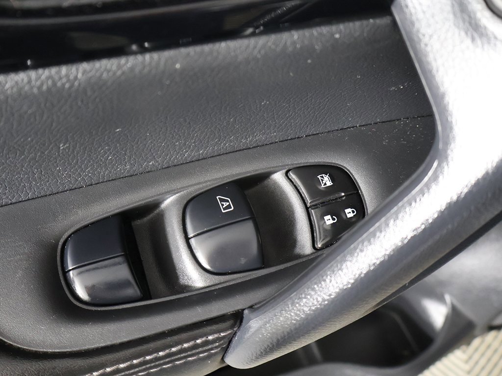 Used 2022 Nissan Rogue Sport SL image 33