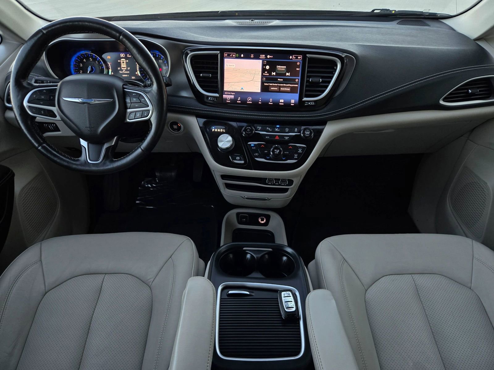 Used 2021 Chrysler Pacifica Touring-L w/ Premium & Safety Sphere Group image 28