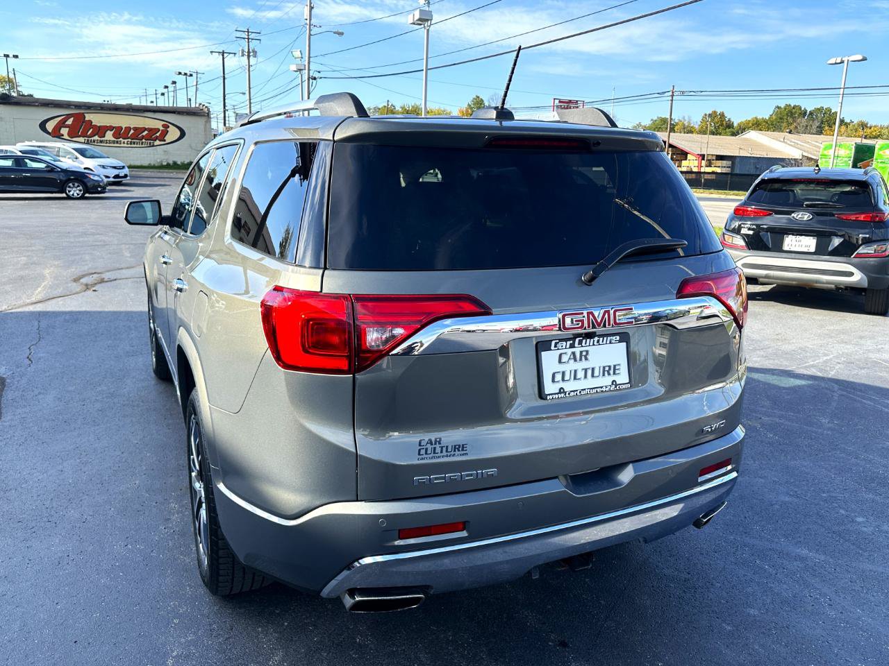 Used 2018 GMC Acadia Denali w/ Technology Package AWD/4WD image 9