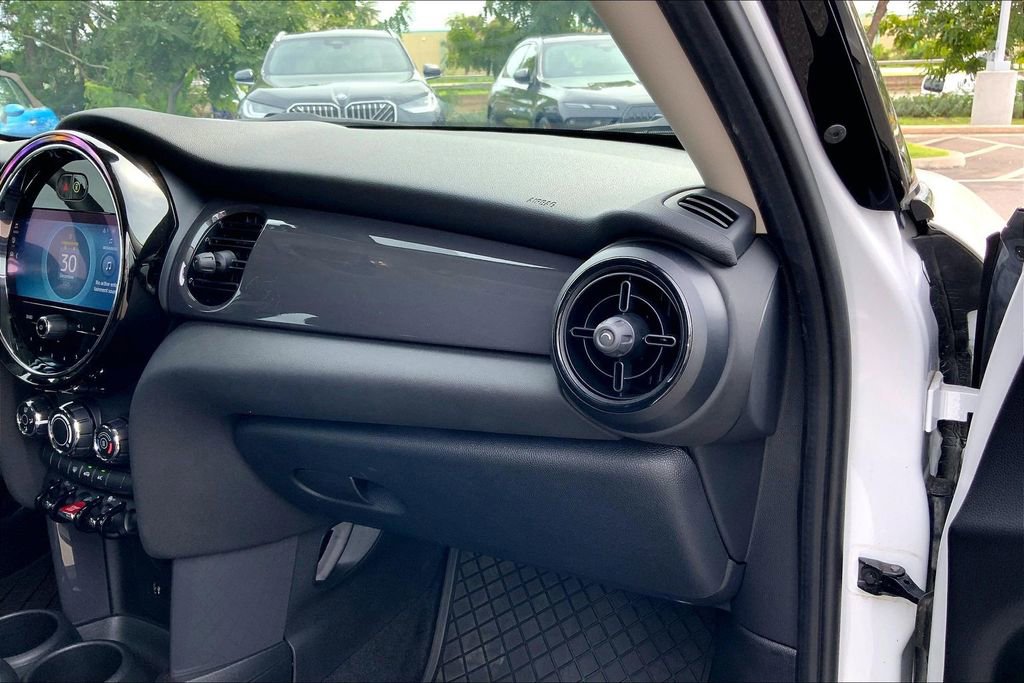 Certified 2024 MINI Cooper 4-Door Hardtop image 17