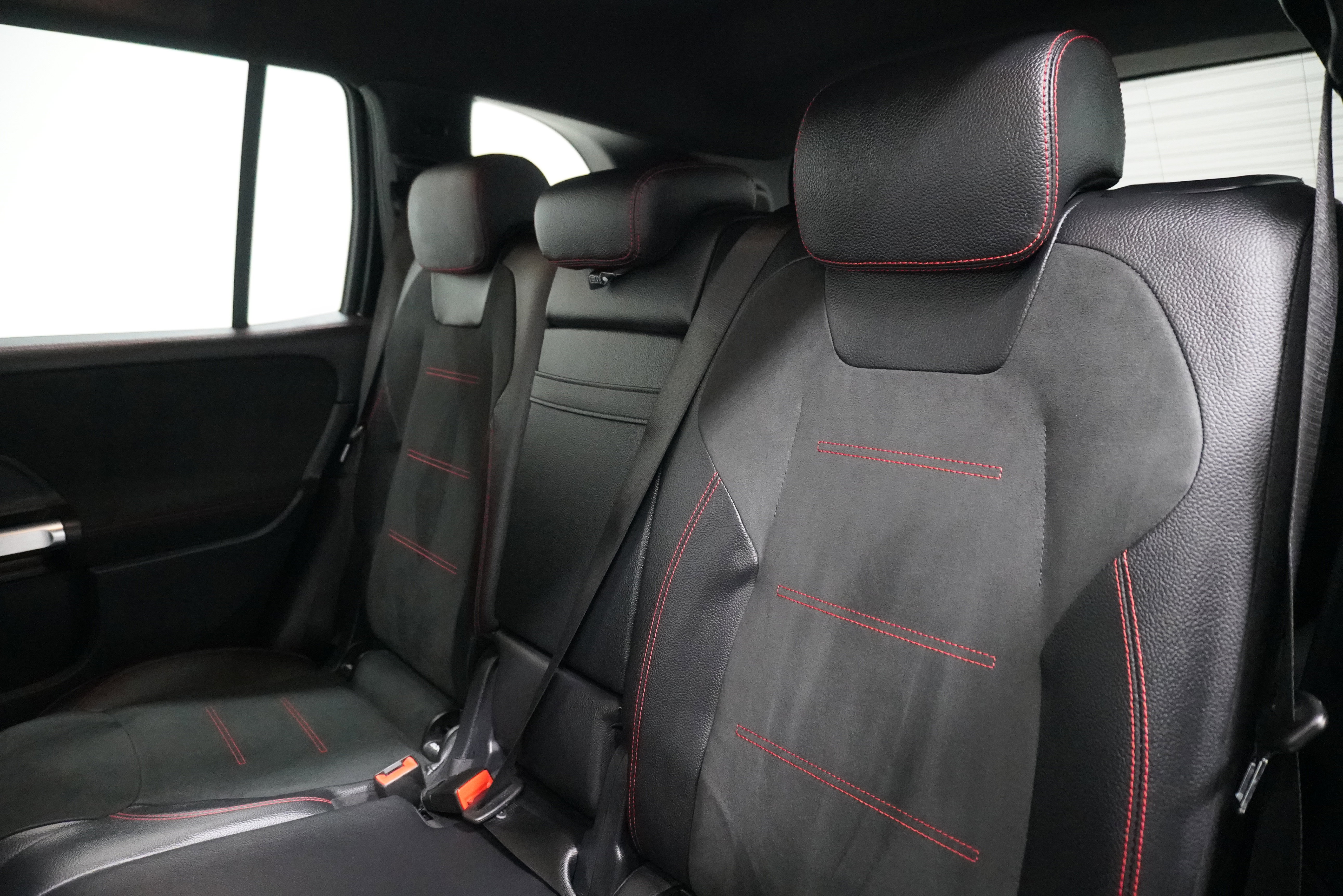 Used 2022 Mercedes-Benz GLB 250 image 12