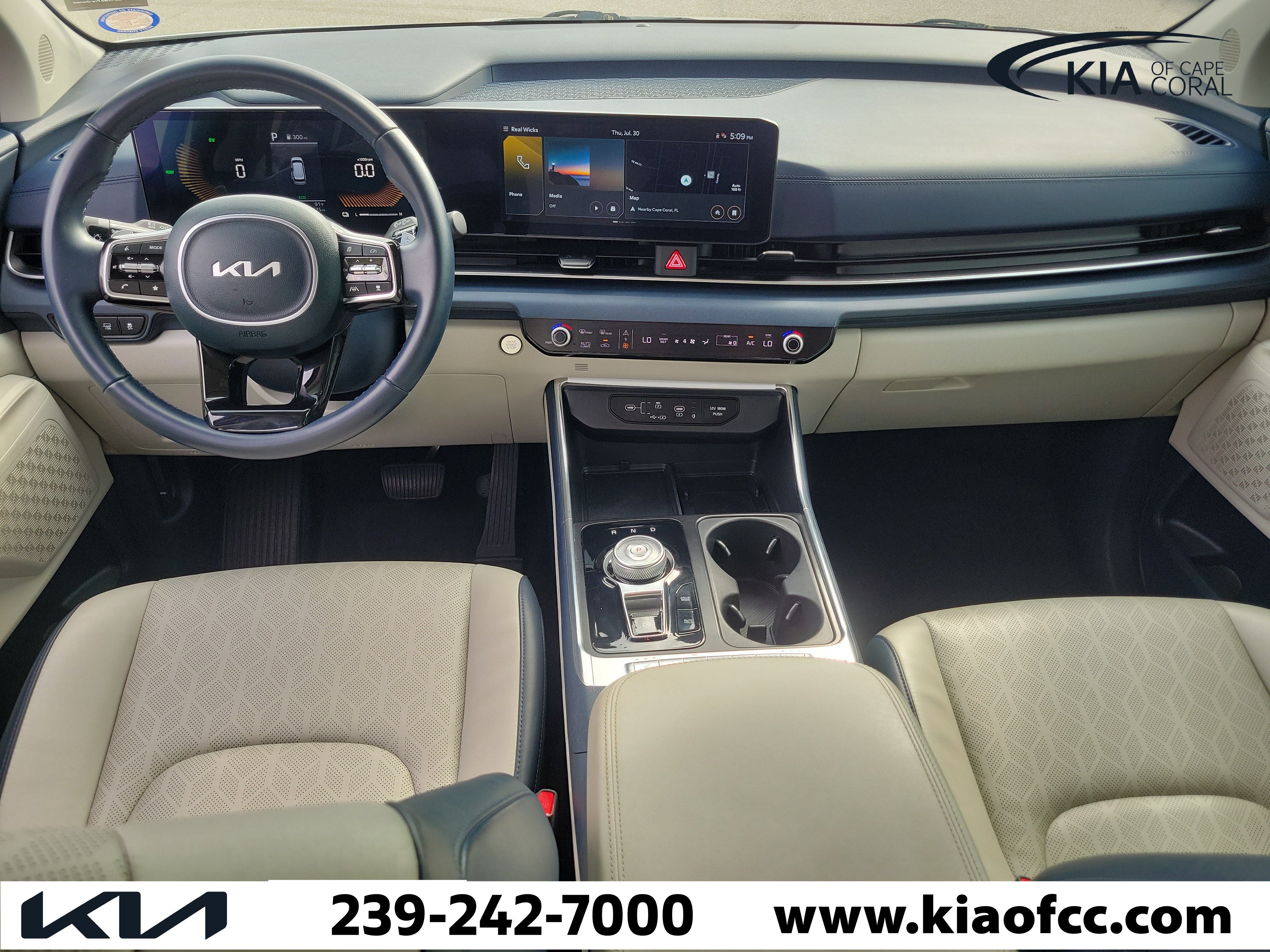 Certified 2025 Kia Carnival EX FWD image 17