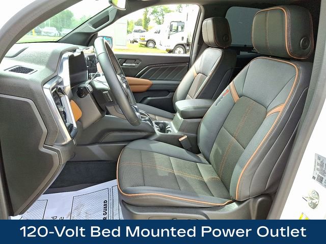 Used 2024 GMC Canyon AT4 image 17