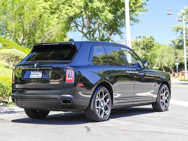 Used 2021 Rolls-Royce Cullinan Black Badge AWD/4WD image 17