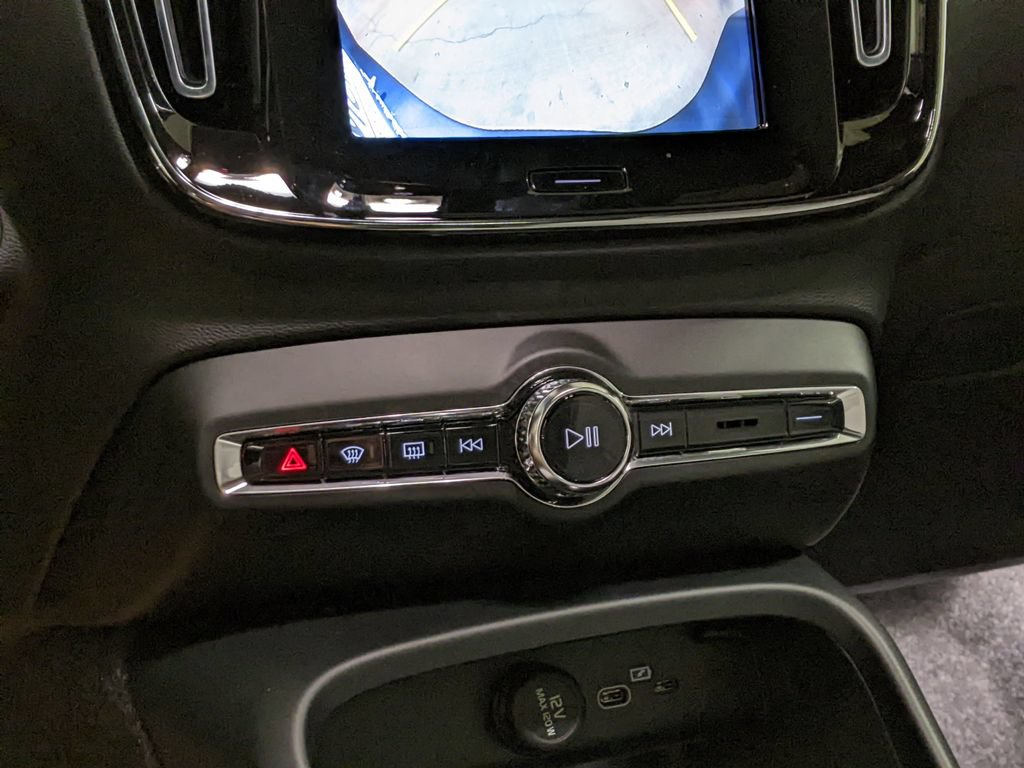 New 2026 Volvo EX40 Plus w/ Climate Package RWD image 19