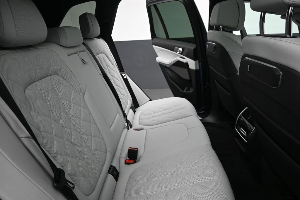 Used 2025 BMW X5 xDrive40i AWD/4WD image 19